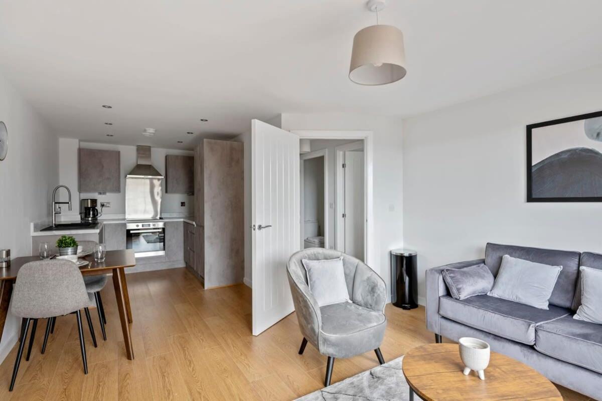 Spacious 1 Bedroom Apartment in a Converted Mill Leeds  Exterior foto